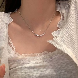 TseenYi CZ Star Choker Necklace Sparkling Rhinestone Necklace Small Star Pendant Necklace Shiny Crystal Bridal Necklace Silver Cubic Zirconia Pendant Necklace Jewellery for Women and Girls