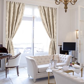 Loom and Mill Luxury Damask Curtains for Bedroom, Lined Thick Jacquard Window Curtains with Tiebacks, Window Curtain for Living Room Party Banquet Decor (2 Panels, 42 x 63 Inch, Light Apricot)