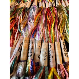 25 Pieces Multi Variegated Metallic Silk Embroidery Floss Multicolor Embroidery Skein Threads Glitter Embroidery Thread Cross Stitch Thread for Friendship Bracelets DIY Embroidery Thread Crafts