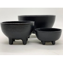 Oval Cast Iron Cauldron, Witches Cauldron, Great for Use with Charcoal Incense, Smudge Sage (Medium 4 Inches)