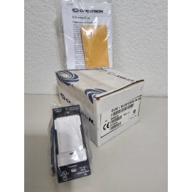 Crestron CLW-SLVD1RFW Wall Dimmer Switch White Blank Wall Mount 1 Button New
