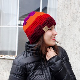 myboshi Tsu Bobble Hat Crochet Kit with No.1 Wool, Needle and Instructions for Hats and Scarves Crochet Package 30% Merino Wool Red with Crochet Hook