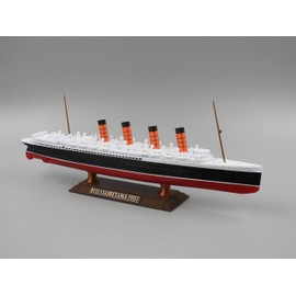RMS Mauretania Model 1 Foot in Length (RMS Mauretania with Stand)