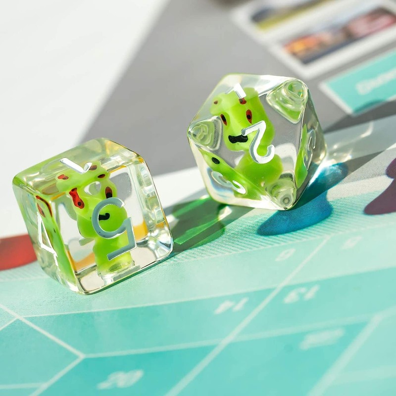 cusdie 7-Die DND Dice, Polyhedral Dice Set Filled with Animal,