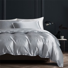 Gezu 200 x 200 cm Light Grey Plain Smooth Silky Shiny Soft Duvet Cover Bedding Set Double Bed with 2 Pillowcases 65 x 65 cm with Zip Closure