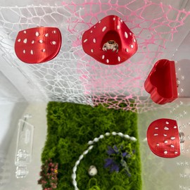 Okueejur Jumping Spider Accessories Kit – 6 Pcs Set with Mushroom Platforms, Magnetic Feeder Dish, and 2 Spider Webs (Pink & White) for Climbing, Feeding, and Decorating