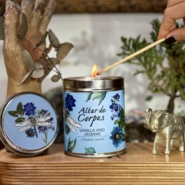 Altar de Corpus Scented Candles – Luxury 14 Oz Soy Candles for Aromatherapy, Stress Relief & Home Decor – 40-Hour Burn Time – Strong Scents – Ideal for Relaxation & Gifts (Vanilla & Jasmine)