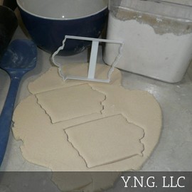 IOWA STATE SHAPE OUTLINE COOKIE CUTTER MADE IN USA PR2715
