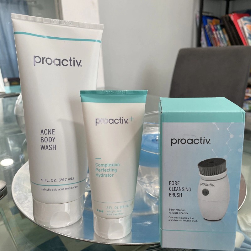 Kit PROACTIV Complexion Perfecting H + Pore Cleansing Brush+ Acne
