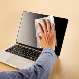 STAPLES Screen Cleaning Wipes, 100/Tub, 2 /Pack (ST61848)