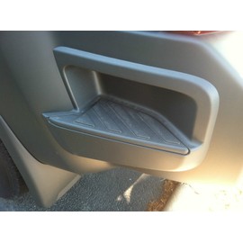 NEW OEM 2005-2015 NISSAN XTERRA LEFT REAR BUMPER STEP WITH PAD (DRIVERS SIDE)