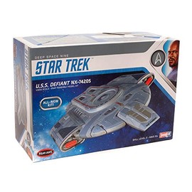 Polar Lights Star Trek USS Defiant 1:1000 Scale Snap Model Kit, Multicolor (POL952)