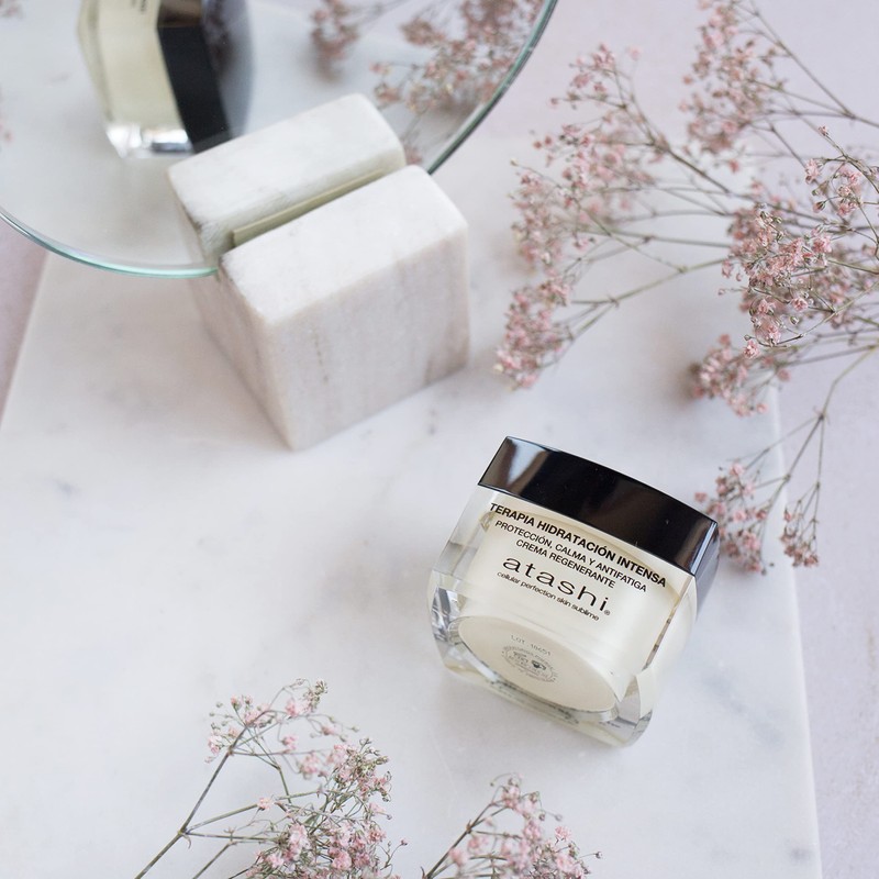 Atashi - Intensive Moisturising Therapy - Soothes Redness, Brightens and