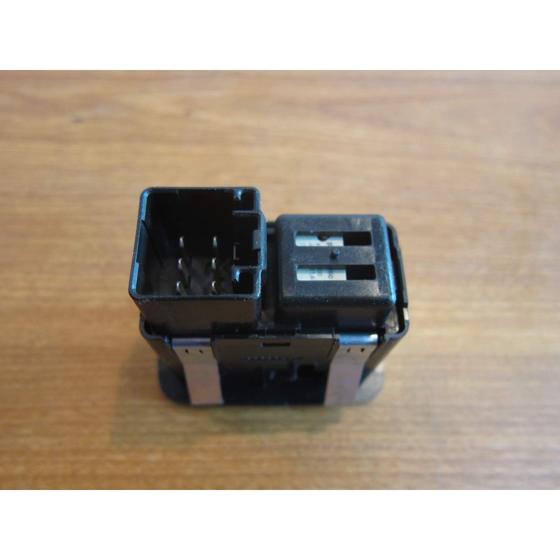 2012-2020 Chysler Town & Country Dodge Grand Caravan Quarter Vent