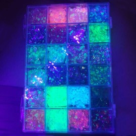 FINYQBET Gel con Brillos 24 Colores — Set 24×5 g, Brillo Intenso y Glow (se Activa con Luz UV), Resistente al Sudor y Lluvia, Cremoso y Fácil de Aplicar — Ideal para Fiestas, Festivales, Halloween y Cosplay