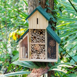 SEEZENGREEN 3 Tier Wooden Insect House, Bug Hotel Garden, Outdoor Hanging Shelter for Bees, Bee House, Outdoor Hanging Shelter for Bees, Ladybugs & Butterflies, Wildlife House with Bamboo & Pine Cones
