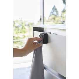 Yamazaki 4251 Sink Door Towel Holder, Black, Approx. W 2.2 x D 1.8 x H 2.4 inches (5.5 x 4.5 x 6 cm), Tower, Towel Rack, Under Cabinet