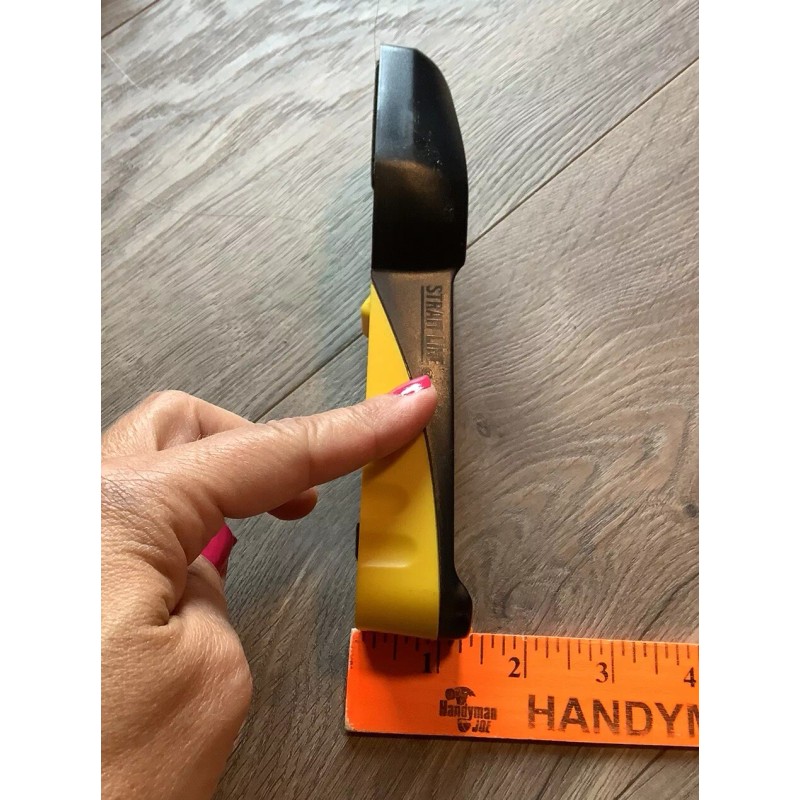 Strait-Line Stud Finder Tool New Yellow Light Indicator Battery Not