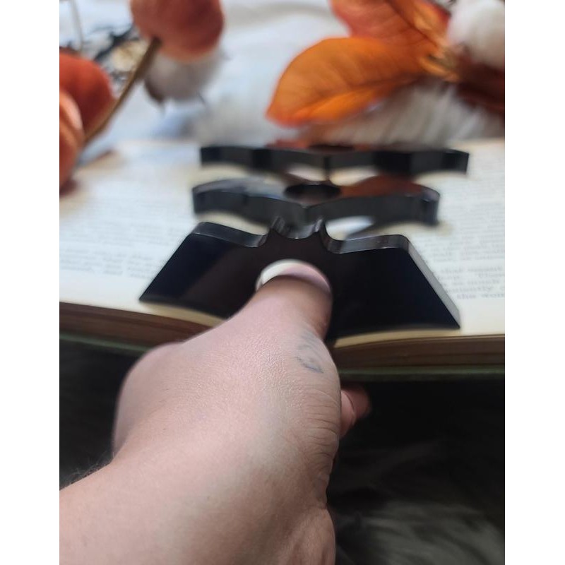 Batty Page Holder - style: Bat Bundle