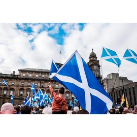 Scotland Flag, Flag 90 cm x 150 cm, Large Flag with Pole Loop and Laces for Fastening, Lightweight Flag, Flag for Sports, Football, Buildings (Scotland 2 Units)