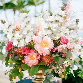 Fqueelvys 6PCS White Gladiolus Artificial Flowers 33.5in Long Stem Fake Gladiolus Silk Flowers Faux Gladiolus for Tall Vases Wedding Home Party Centerpieces Table Decor Floral Arrangements (White)