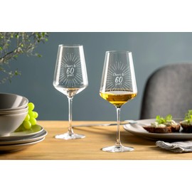 Leonardo Puccini Weinglas 560ml mit Gravur Cheers to 60 years - Geschenk 60. Geburtstag - Geschenkidde für runde Geburtstage, Hochzeit, Jubiläum, Jahrestag, Party – für Frauen, Männer (Weinglas 60)
