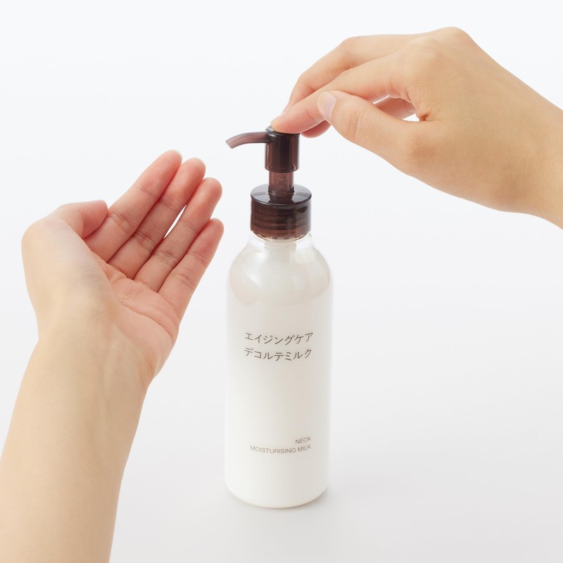 MUJI 83451196 Aging Care Decolte Milk, 6.8 fl oz (200