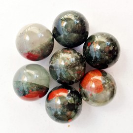 Manekieko 7 Pcs Natural African Bloodstone 2cm Crystal Sphere Ball Set,Feng Shui Chakra Aura Home Desk Decor Decorative Collection