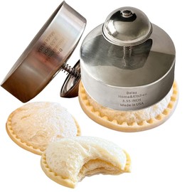 Sandwich Cutter and Sealer - 2 Pack Uncrustless Sandwich Maker - Cut and Seal - Pancake Maker DIY Cookie Cutters for Lunch Box and Bento Box