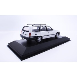 Minichamps 1:43 Kadett E Caravan 1989 White 400045911 [Shipping from Canada]