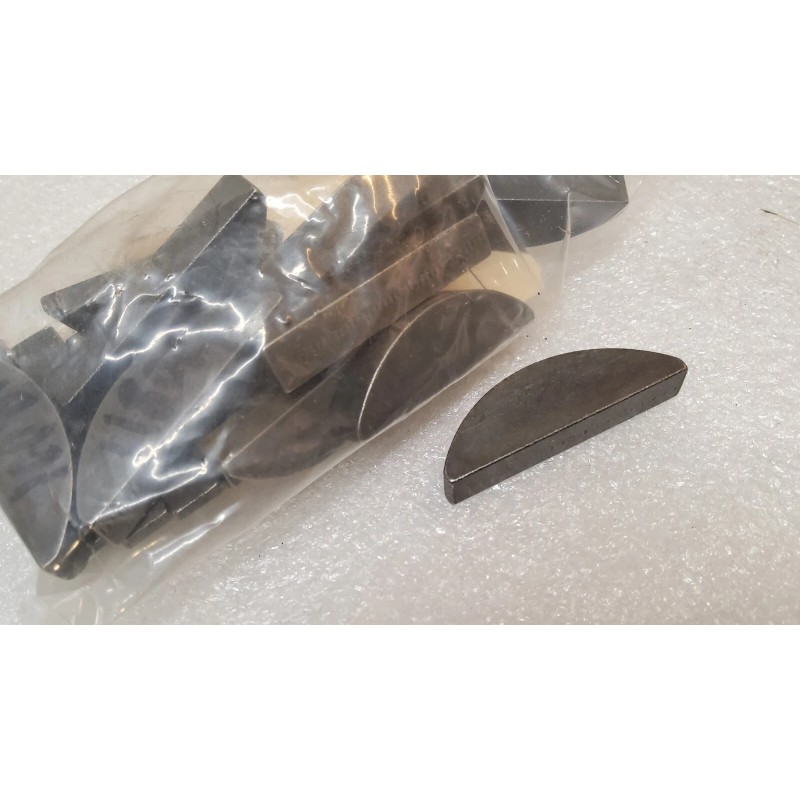 International harvester NOS International Harvester Woodruff Key 118001 5/16x1 ¾x½