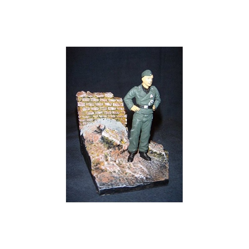 1/35 Scale Vignette Pack of 2 Bases with rubble &