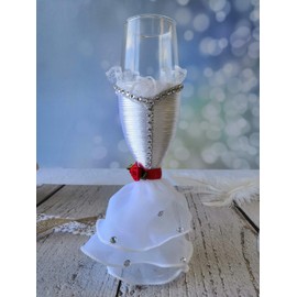 Abbie Home Bride and Groom Wedding Champagne Flute in Grey and White - Party Reception CelebretionLace Champagne Tosting Glasses with Dress Bow Red Rose and Rhinestone, Set of 2 (Glass Set)