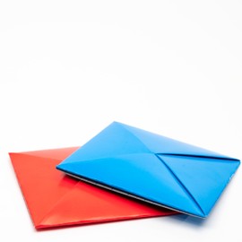 H·B·R·G Ddakji Chigi Korean Game Paper Flip Game Blue Red Hard Cardboard Striking Paper Tile Game Party Supplies Game (2 Blue and 2 Red Papers Tile) 4Pcs Set/The ttakji is Folded