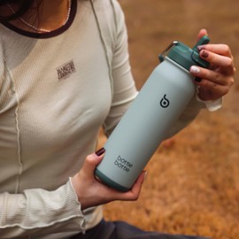 BOTTLE BOTTLE Insulated Water Bottle Stainless Steel 700ml（24oz） Bike Water Bottles with Straw and Adjustable Lid Daily Drink Flask Pill Organizer (green)