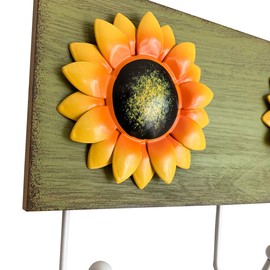 YUMBOR Rustic Wooden Sunflower Wall Hook Keys Aprons Towel Hanger Kitchen Wall Decor Flower Wall Holder Countryside Farmhouse Wall Decoration for Home Kitchen Entryway Office-(Green)