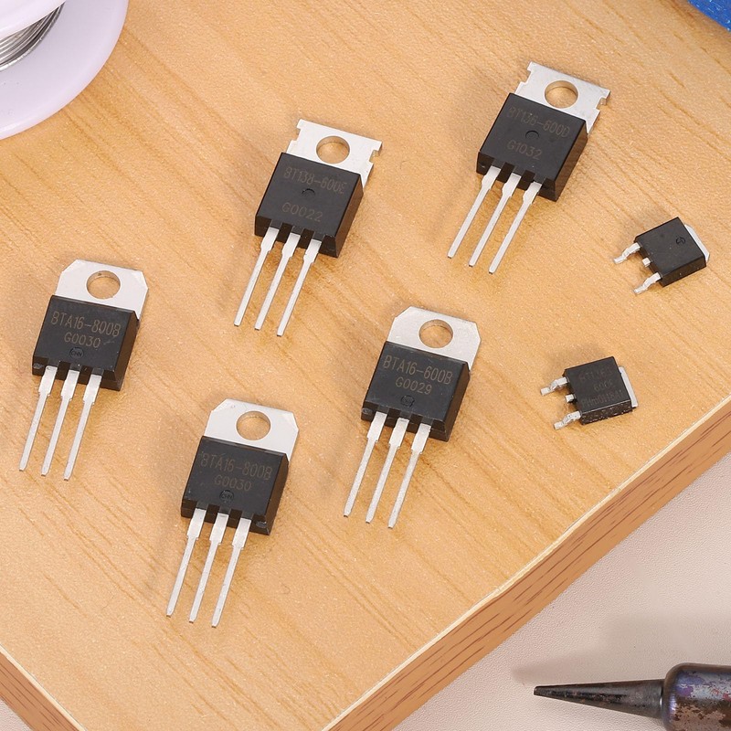 sourcing map 5 Pcs Bidirectional Thyristor BT136-600E TO-220 600V 4A
