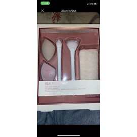 Real Techniques makeup brushes & Skin Care Kit By Real Techniques