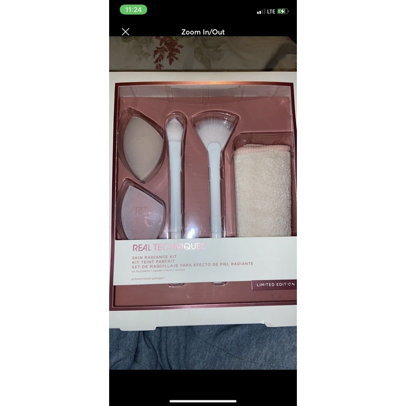Real Techniques makeup brushes & Skin Care Kit By Real