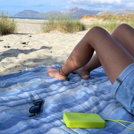 MOMOMUS Thin Picnic Blanket XXL for Beach - with Fringes - Beach Mat / Bath Blanket / Beach Blanket Sand-Free for Picnics or Lightweight Camping Blanket for Outdoor - Blue, 210 x 240 cm