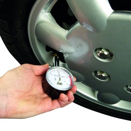 Carpoint 0623201 Misuratore di Pressione dei Pneumatici Professionale