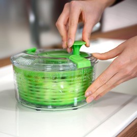 Genius Salad Spinner 4-Piece Capacity 2.4 L with Keeping Lid Transparent White Green Non-Slip 2 in 1 Spinning Salad Bowl for Washing Dry Serving
