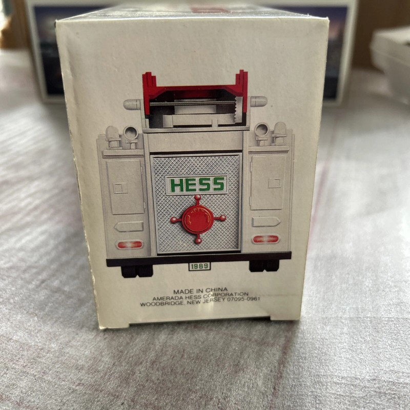 Hess Vintage 1989 Fire Truck Bank w/Lights, Flashers & Dual