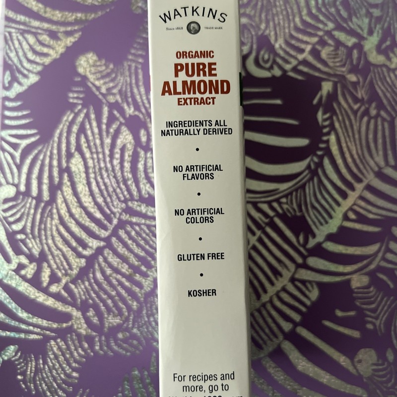 Watkins Organic Pure Almond Extract, 2 fl oz (59ml)