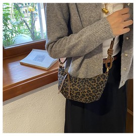 Leopard Print Crescent Bag for Women Cheetah Print Hobo Crescent Crossbody Bag Casual Vintage Sling Half Moon Bag (Coffee)