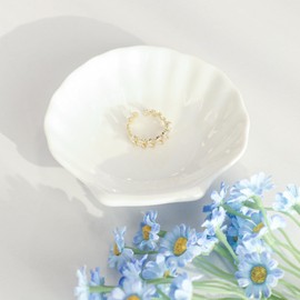 CCINPPY Shell Ring Dish Tray, Ceramic Jewelry Tray Trinket Dish, Seashell Key Holder Bowl, Beach Room Coastal Decor Aesthetic, Ocean Bathroom Counter Decor, White, Small