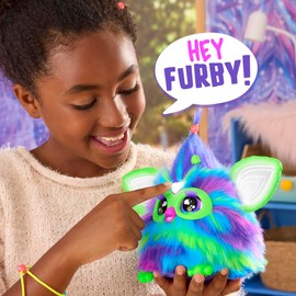 Furby Galaxy Edition Juguete de Peluche Interactivo, Incluye 15 Accesorios de Moda, Brilla en la Oscuridad, Habla, Canta y se Ilumina para niños y niñas, + 6 años