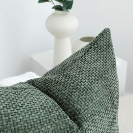 Stellhome Pack of 2 Woven Textured Decorative Throw Pillow Covers Soft Chenille Accent Luxury Cushion Cases for Living Room Couch Bed Sofa Farmhouse Boho Home, 16x16 inch, Hunter Green