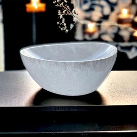 4All Selenite Oval Bowl Handmade Natural White Charging Selenite Crystal Cleansing Meditation Home Decoration (14cm)