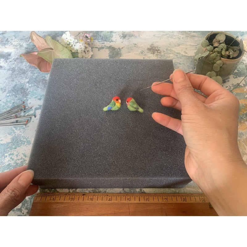 heidifeathers Boxed Needle Felting Starter Kit (Carded Wool Mix)